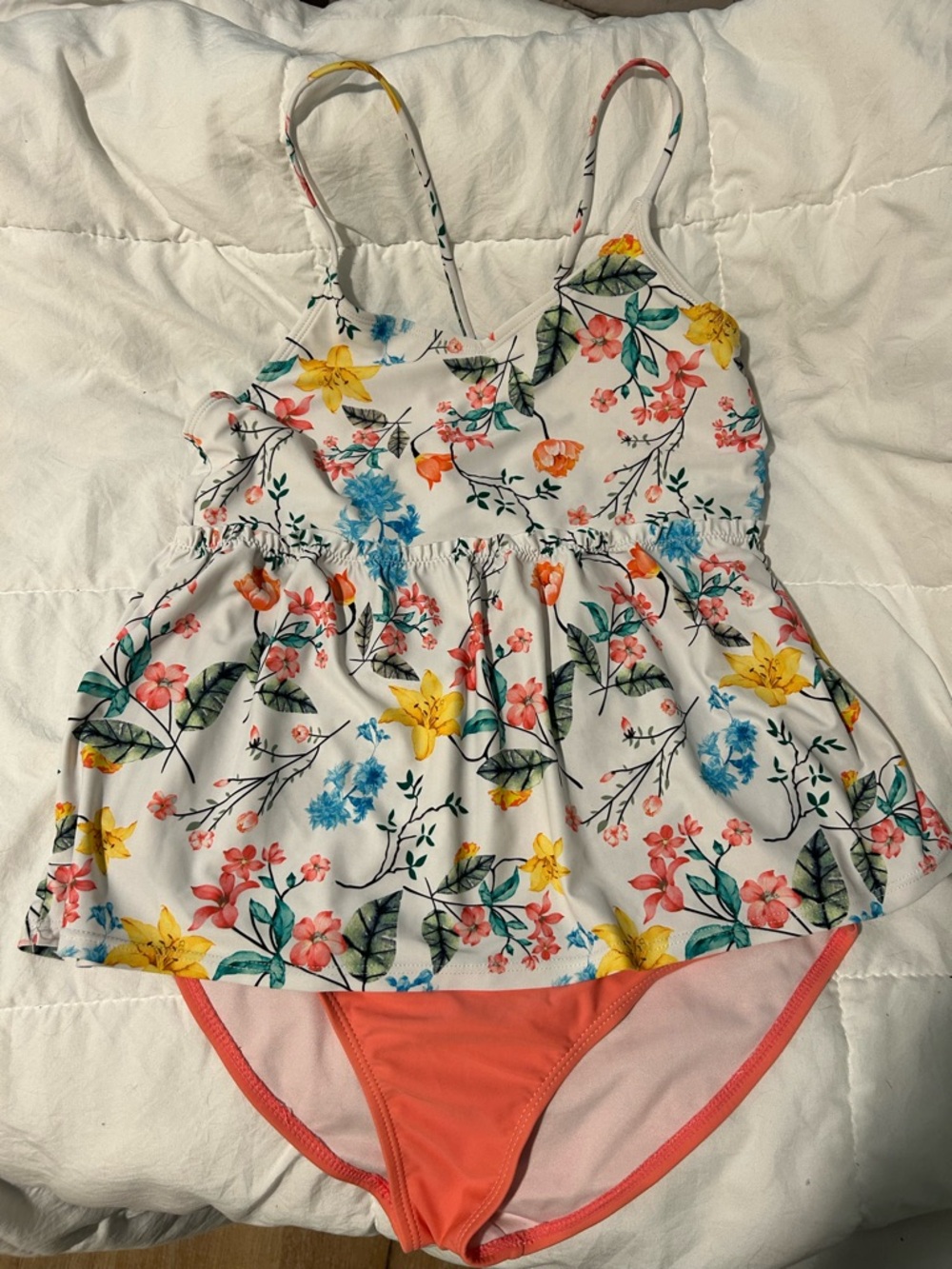 Cupshe White Floral Ruffle Tankini with Coral Bottom